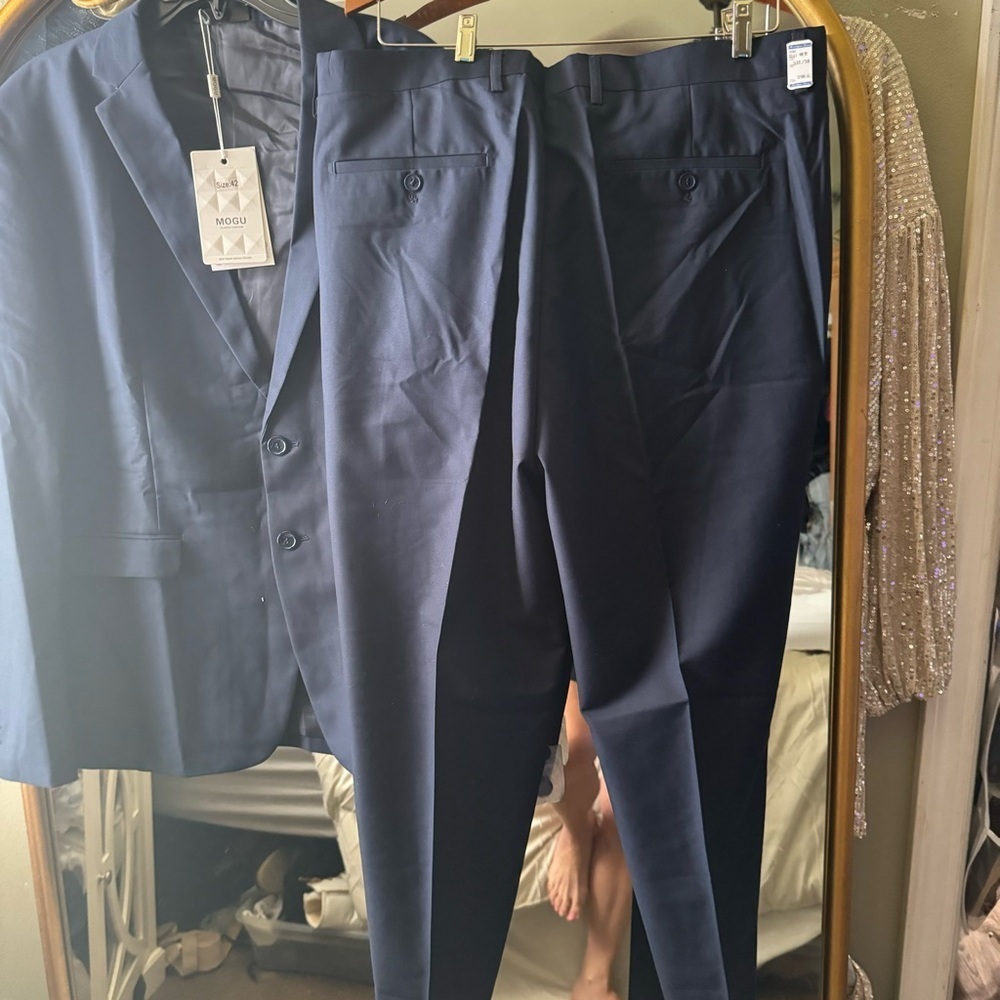Men’s navy blue 3 piece suit - Picture 7 of 12
